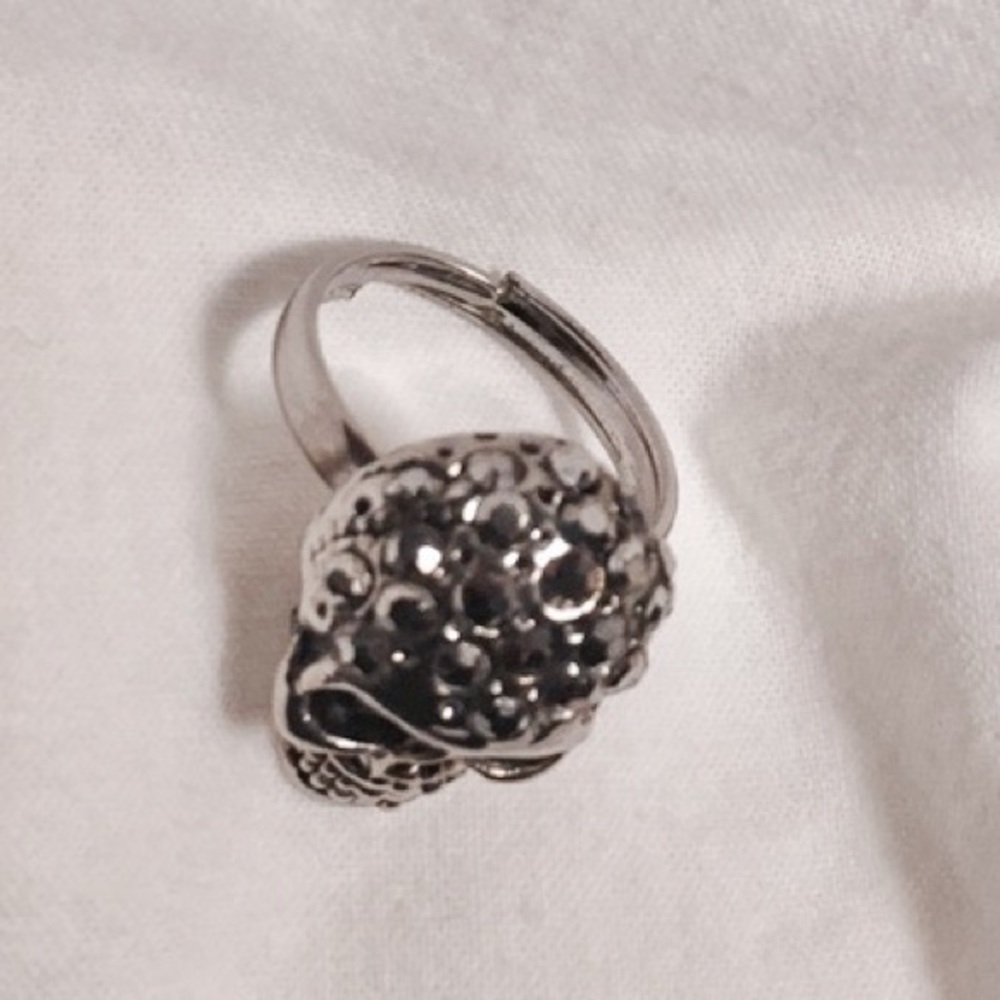 ❗️SOLD❗️ SKULL RING - Picture 4 of 5